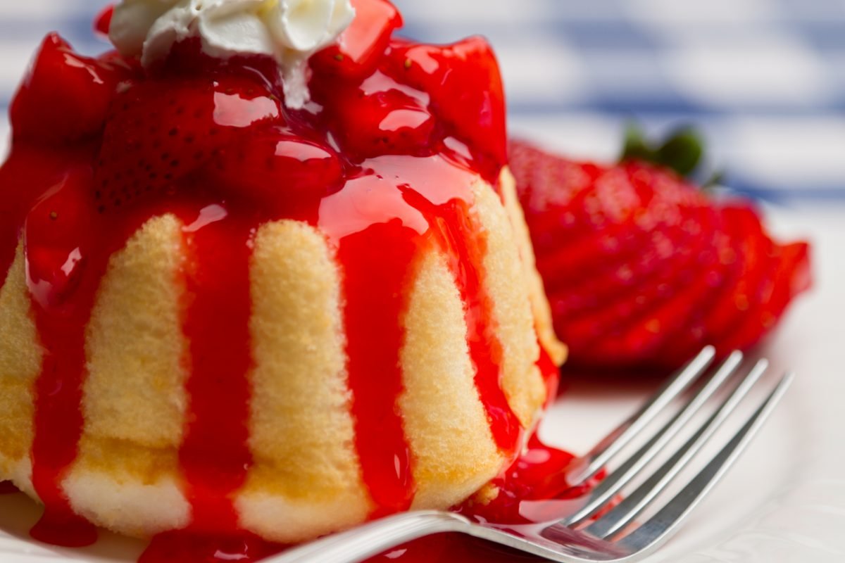 strawberry shortcake with pound cake