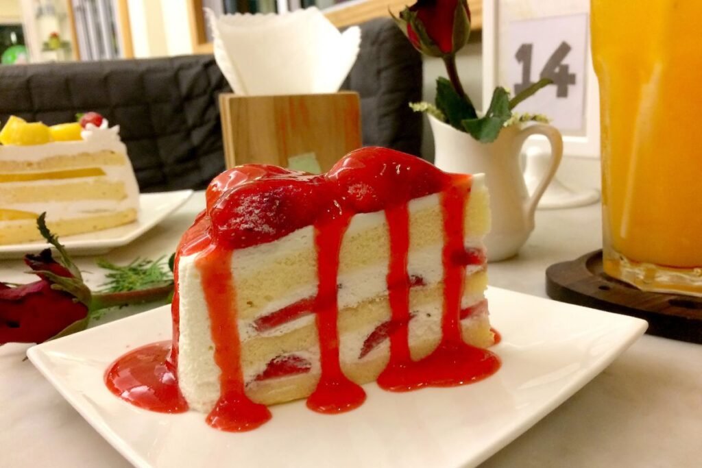 strawberry shortcake with pound cake